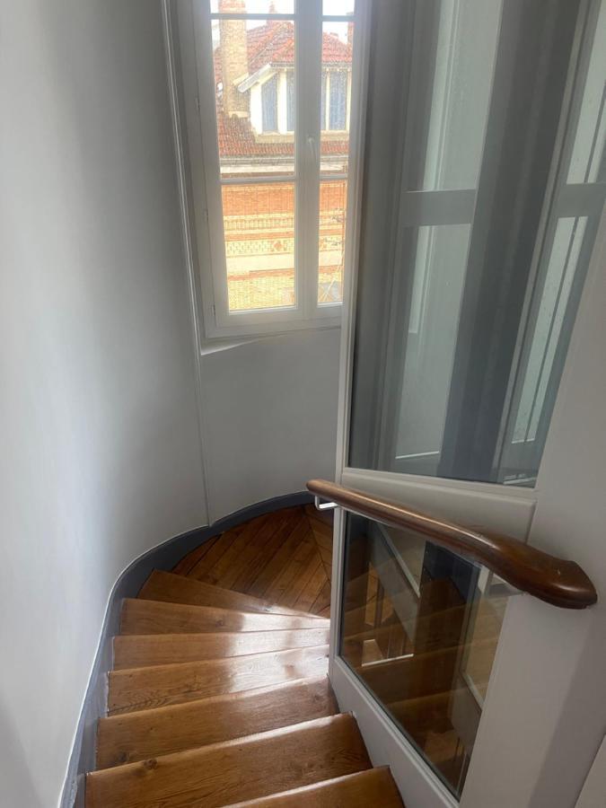 Appartement Paris Centre Dernier Étage Vue Ascenseur Extérieur photo